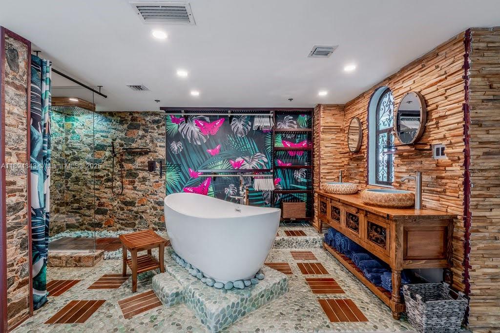 THE COURTS AT SOUTH BEACH - Residential Lease