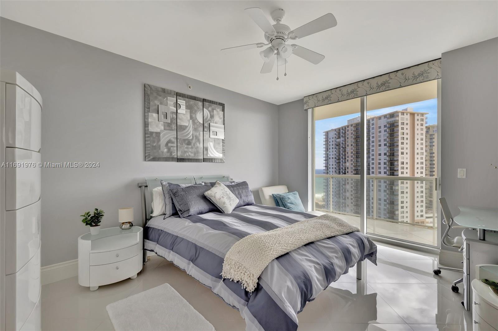 PLAZA AT OCEANSIDE (THE) - Residential