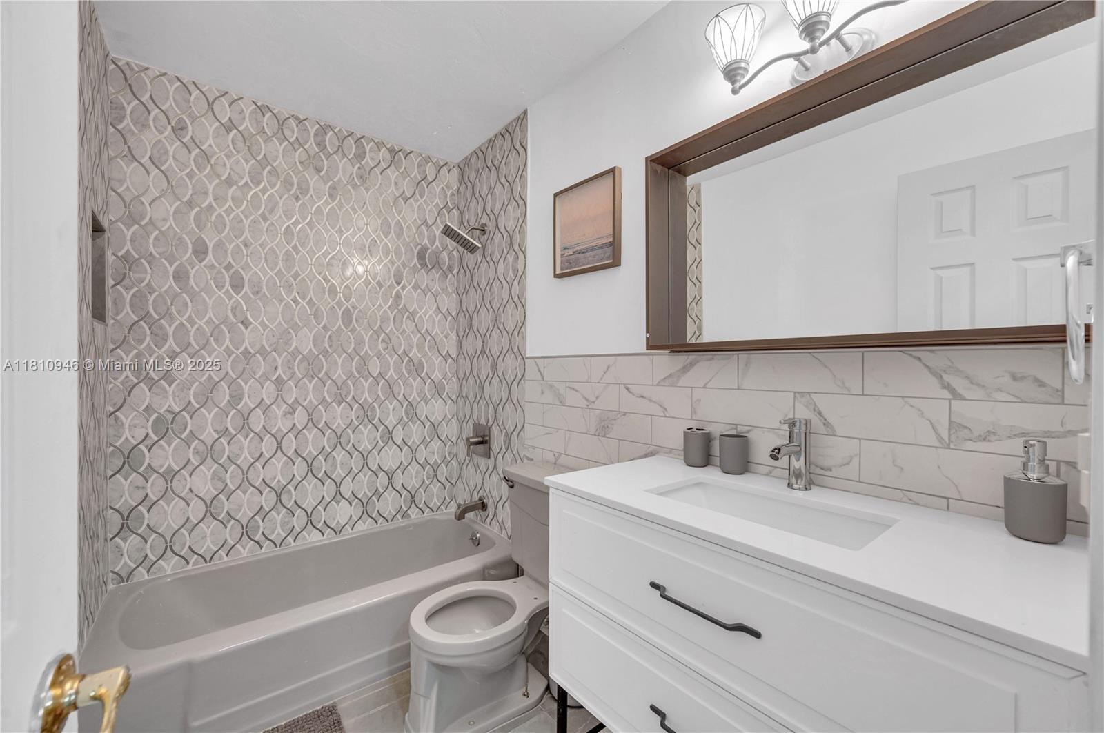 AVON ISLES - Residential
