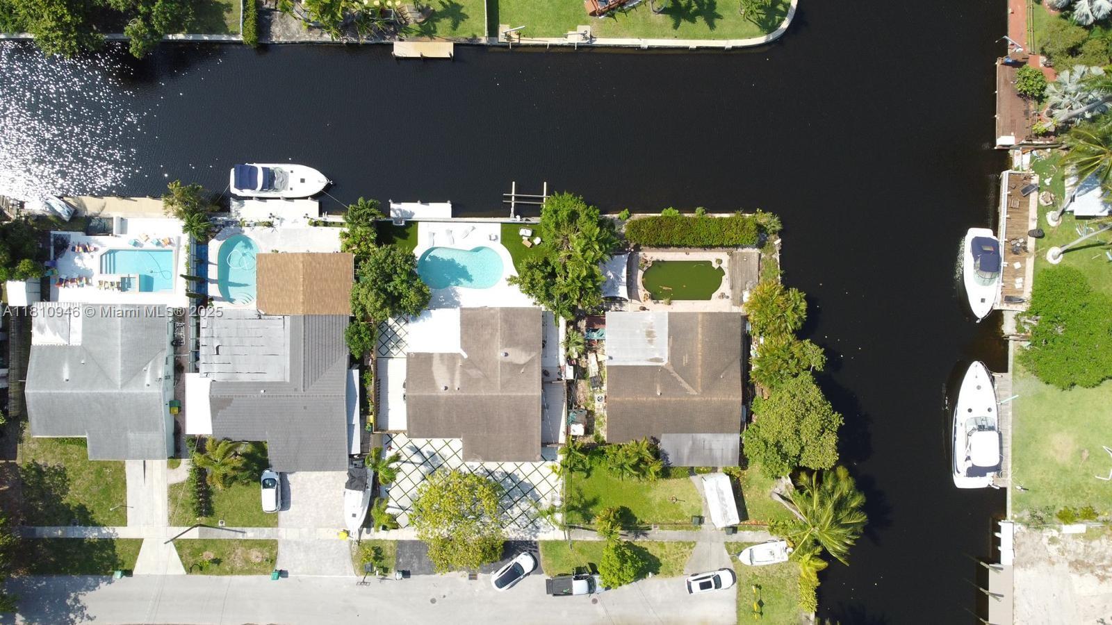 AVON ISLES - Residential