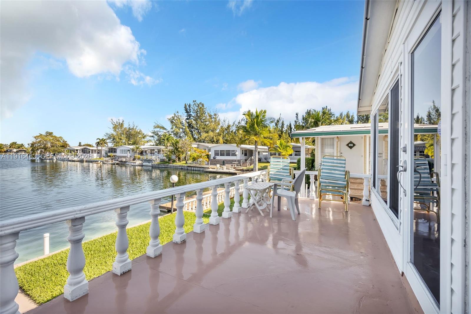 RAVENSWOOD ESTATES & MARI - Residential