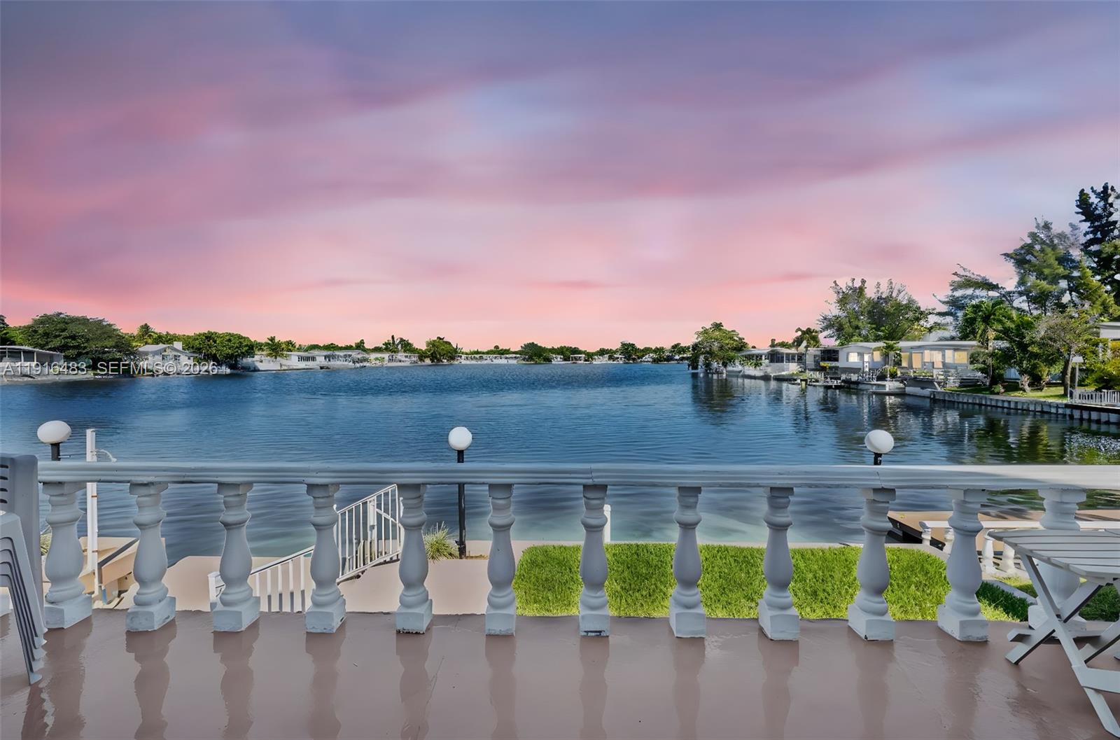 RAVENSWOOD ESTATES & MARI - Residential