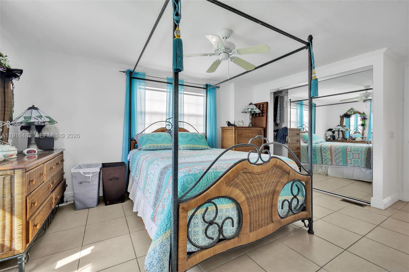 RAVENSWOOD ESTATES & MARI - Residential