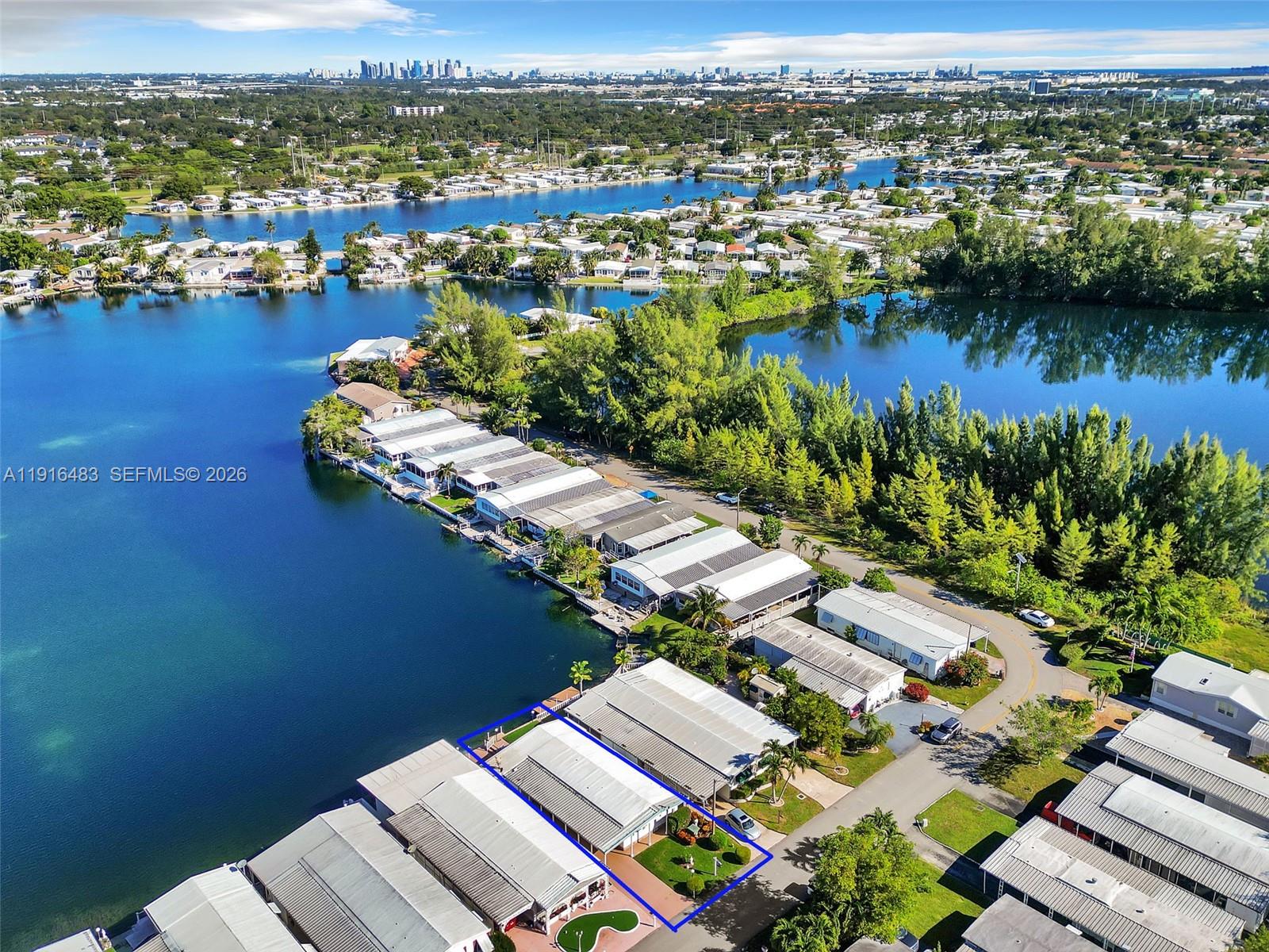 RAVENSWOOD ESTATES & MARI - Residential