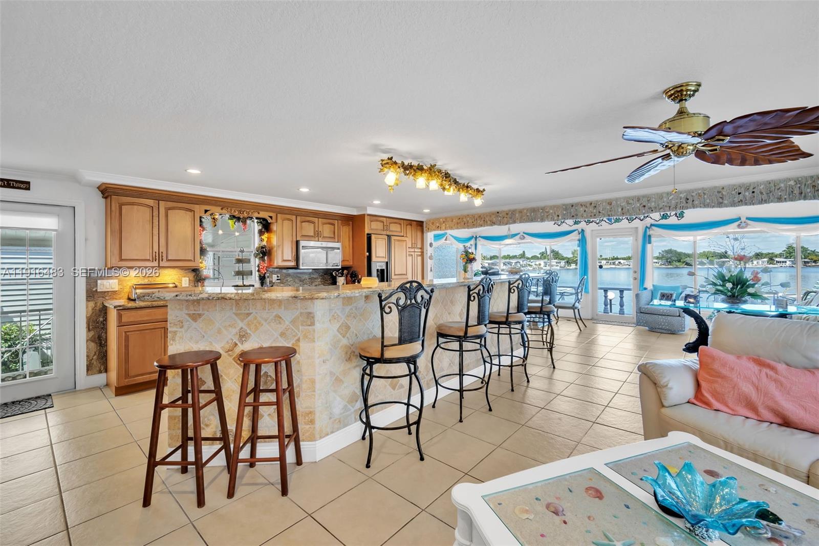 RAVENSWOOD ESTATES & MARI - Residential