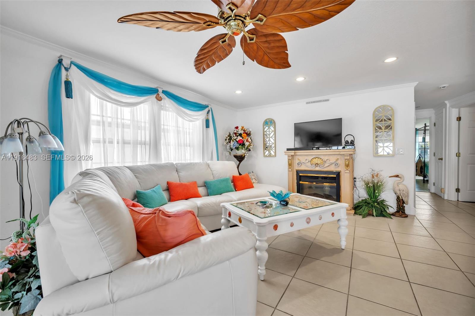 RAVENSWOOD ESTATES & MARI - Residential