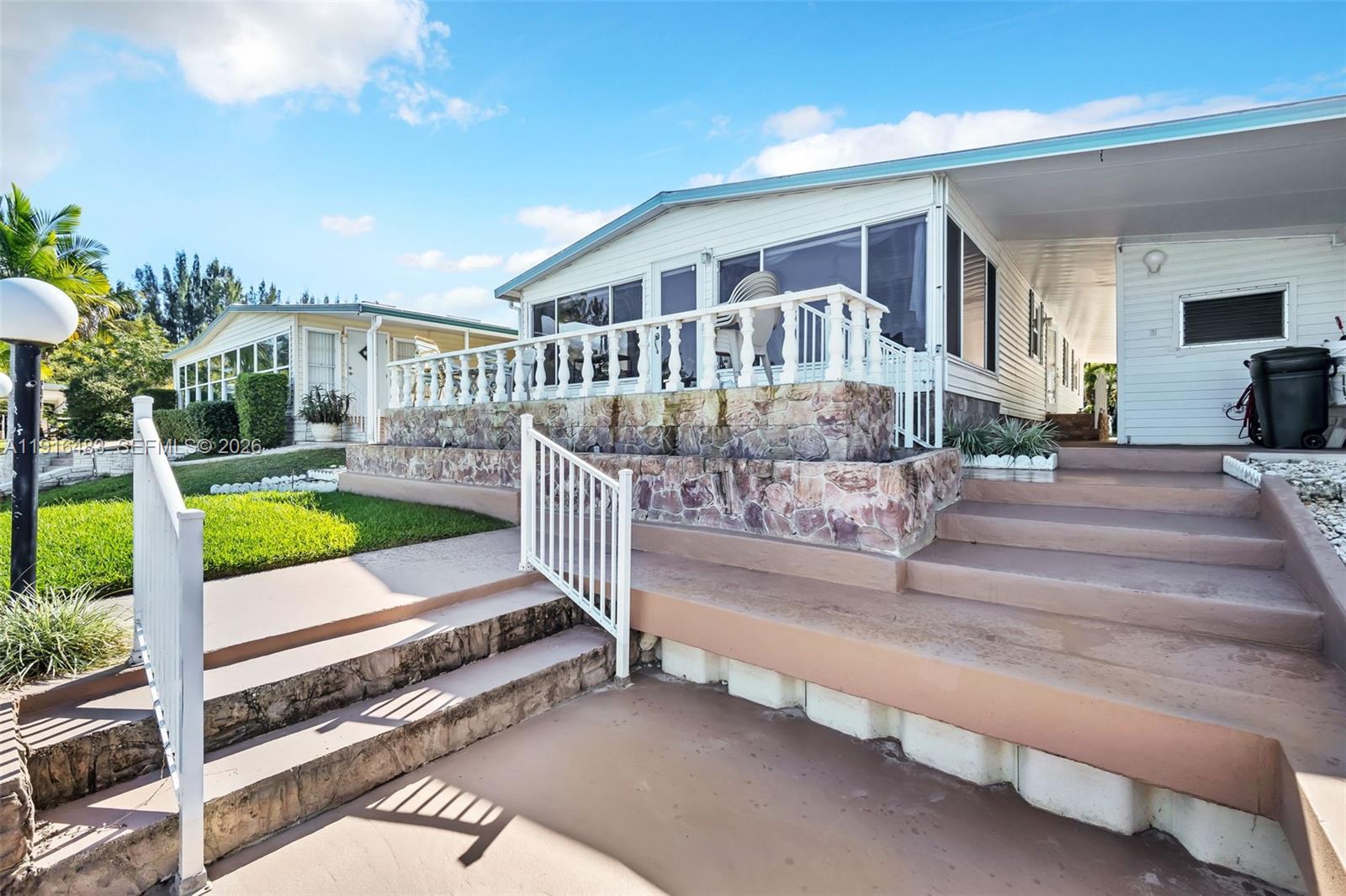 RAVENSWOOD ESTATES & MARI - Residential