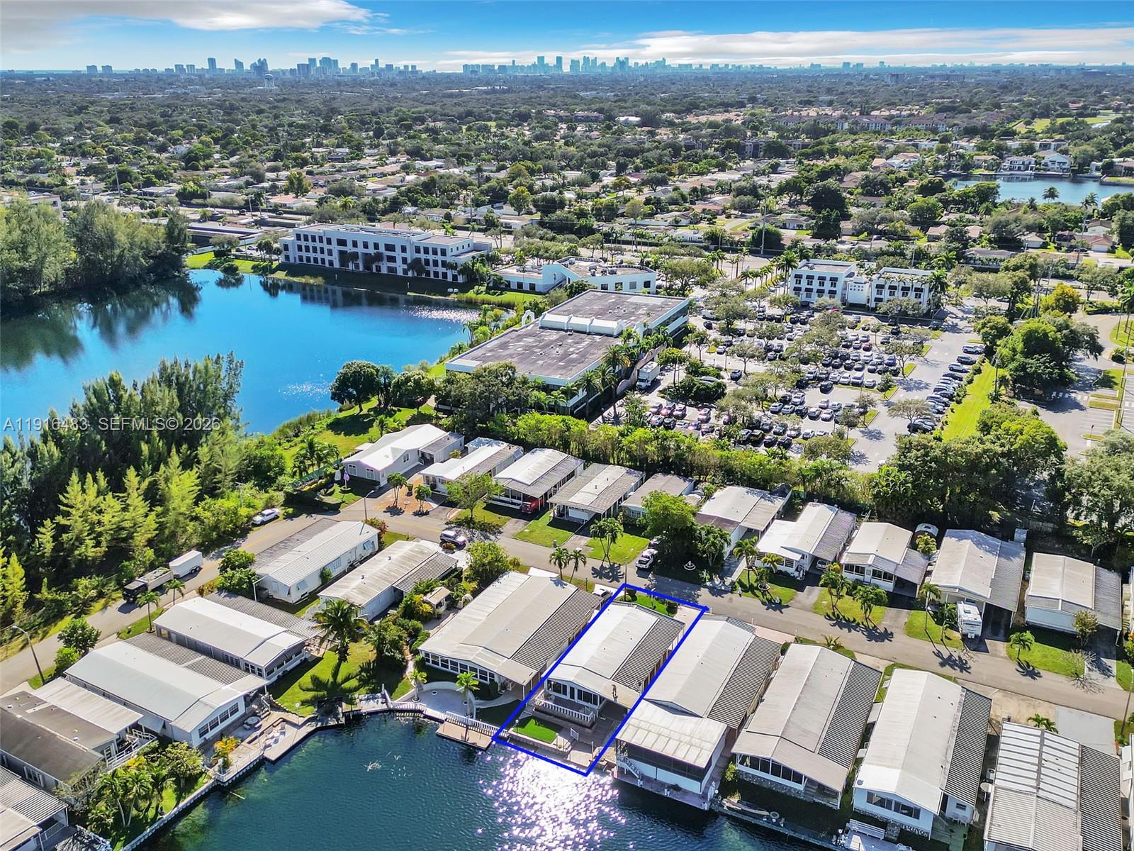 RAVENSWOOD ESTATES & MARI - Residential