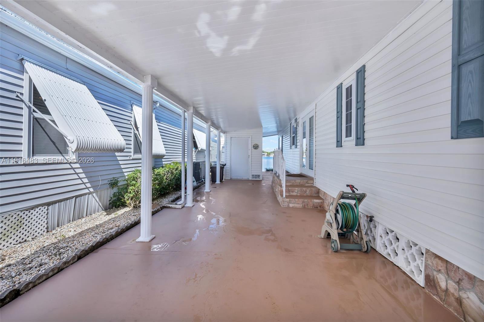 RAVENSWOOD ESTATES & MARI - Residential