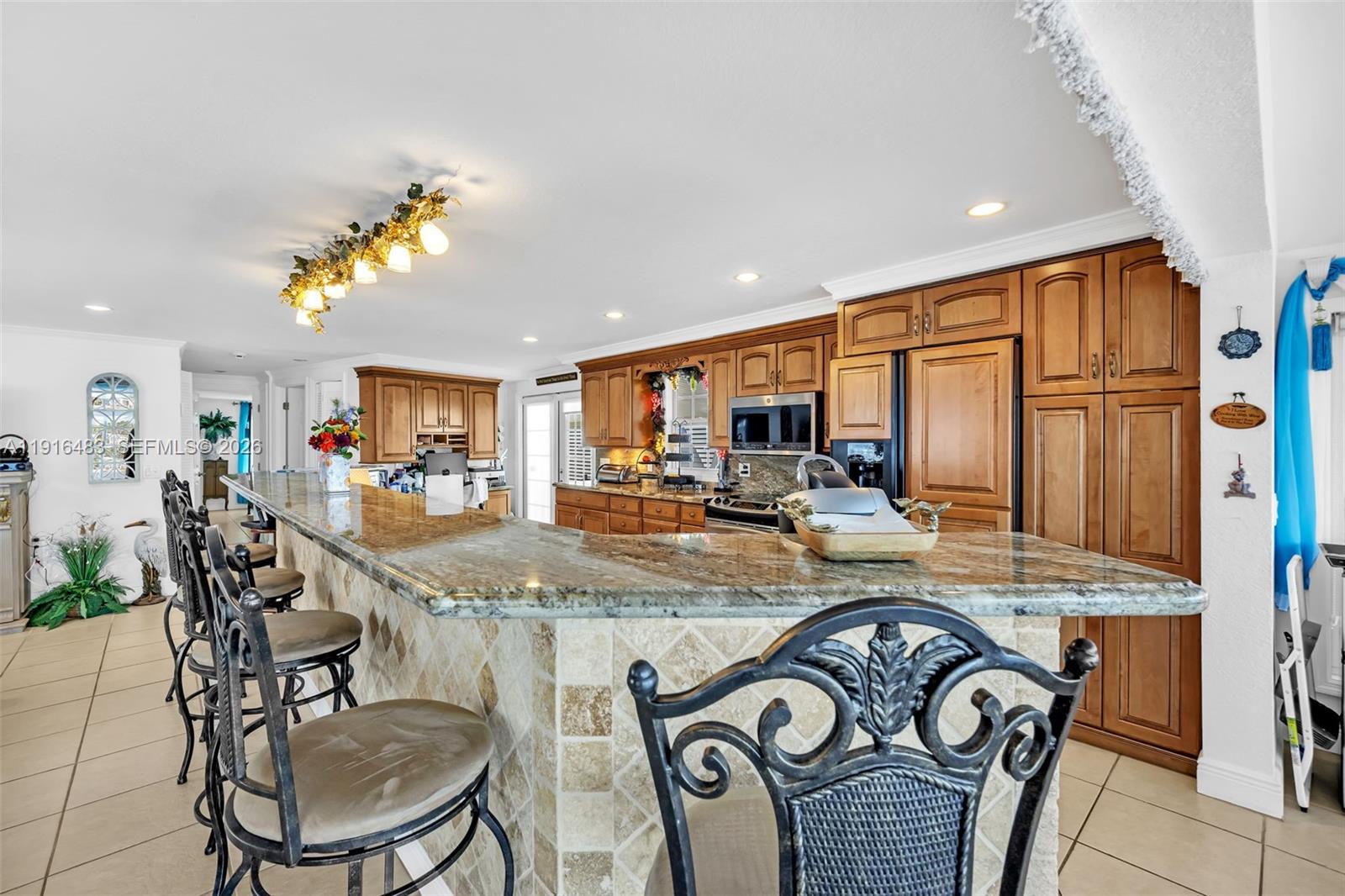 RAVENSWOOD ESTATES & MARI - Residential