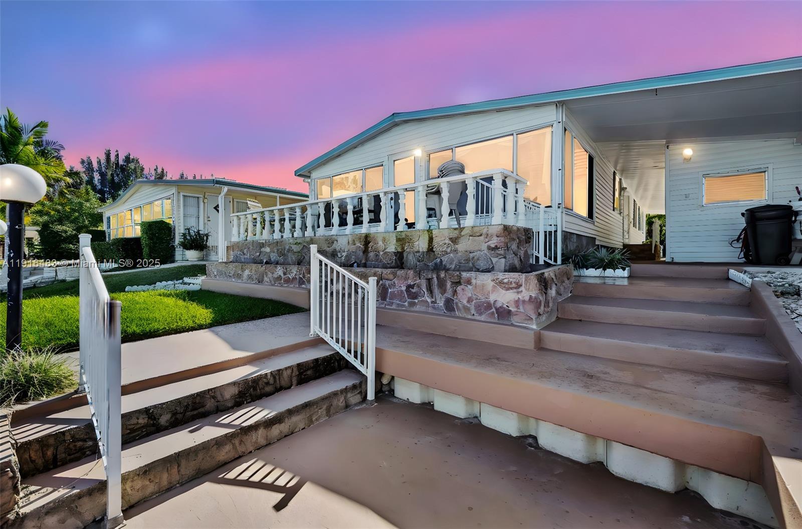 RAVENSWOOD ESTATES & MARI - Residential