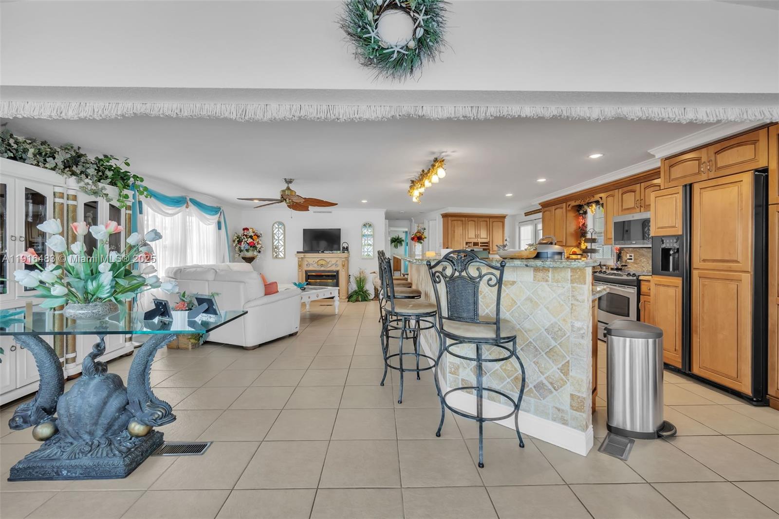 RAVENSWOOD ESTATES & MARI - Residential