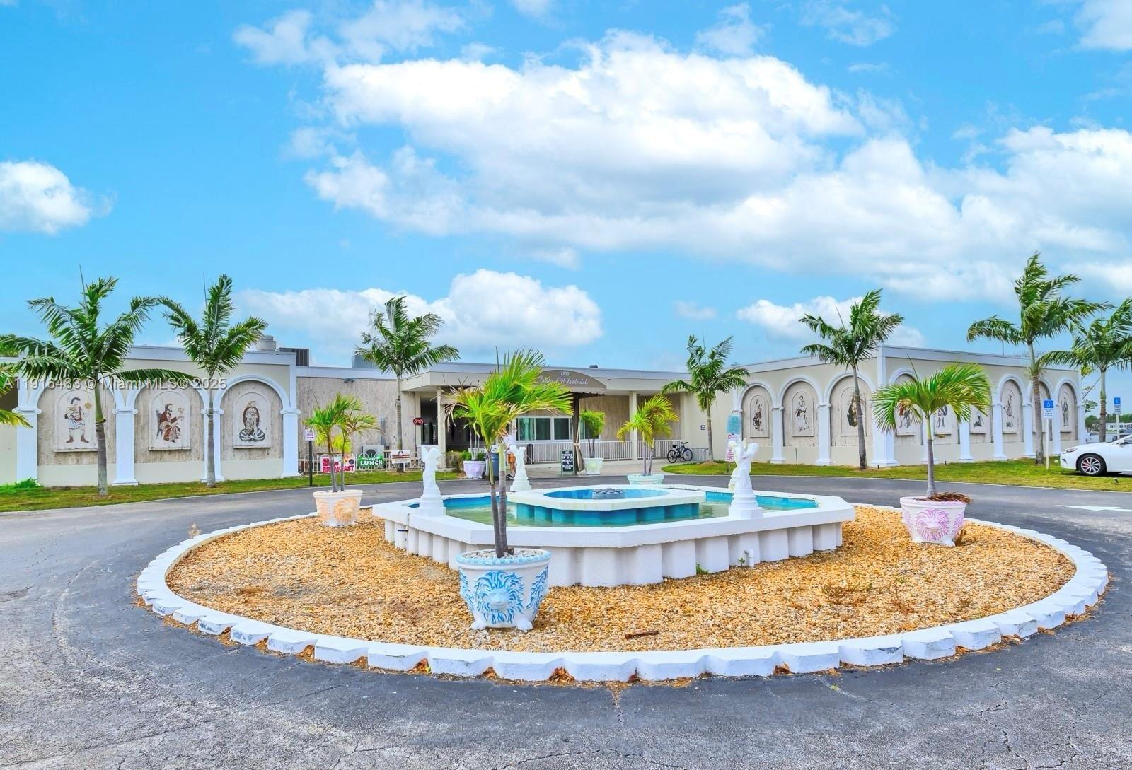 RAVENSWOOD ESTATES & MARI - Residential