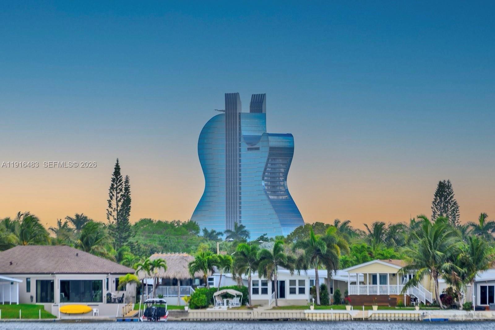 RAVENSWOOD ESTATES & MARI - Residential