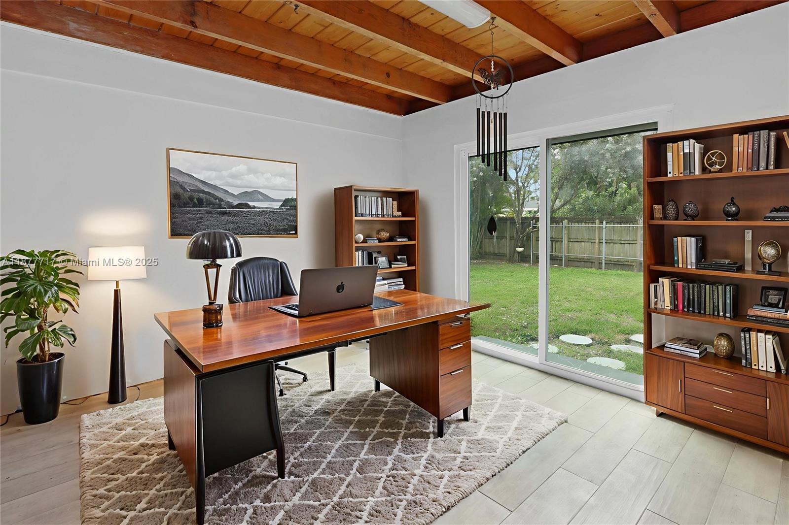 HOLLYWOOD COUNTRY CLUB ES - Residential