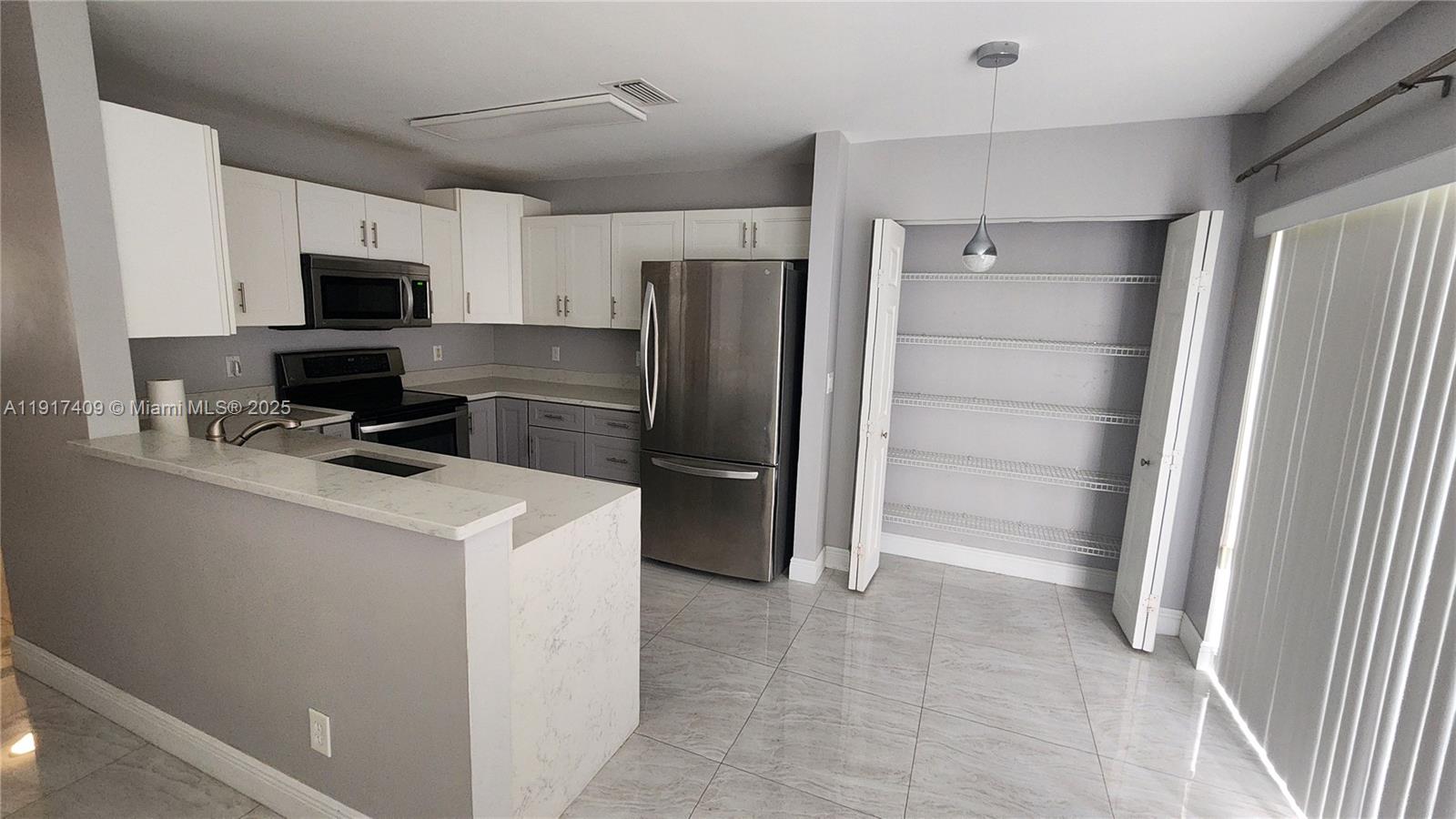 CHAPEL TRAIL II - Residential Lease