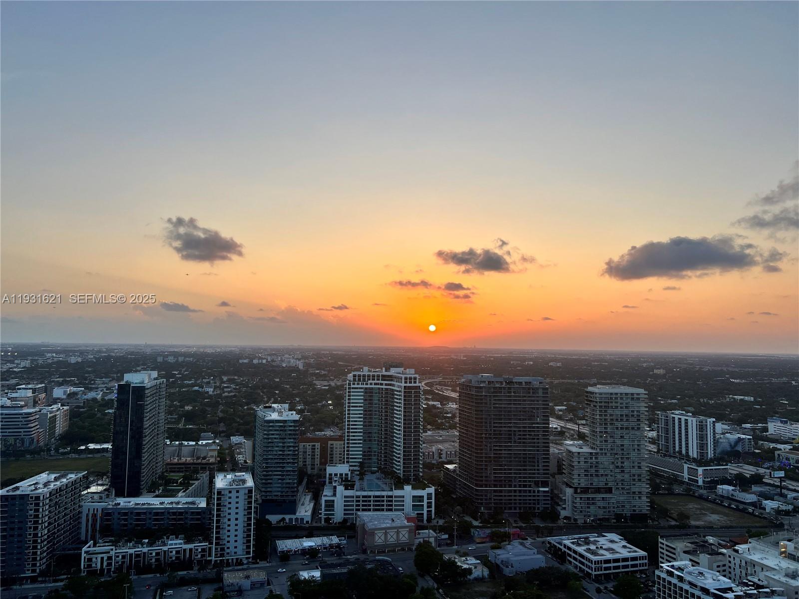 PARAISO BAYVIEWS CONDO - Residential