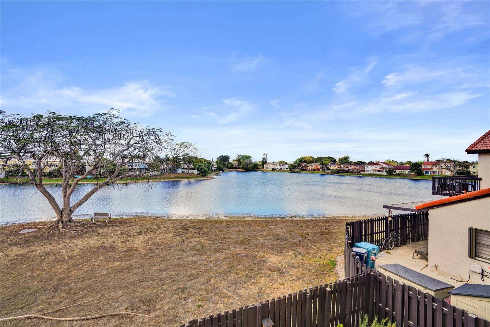 LAKES MEADOW VILG HOMES C - Residential