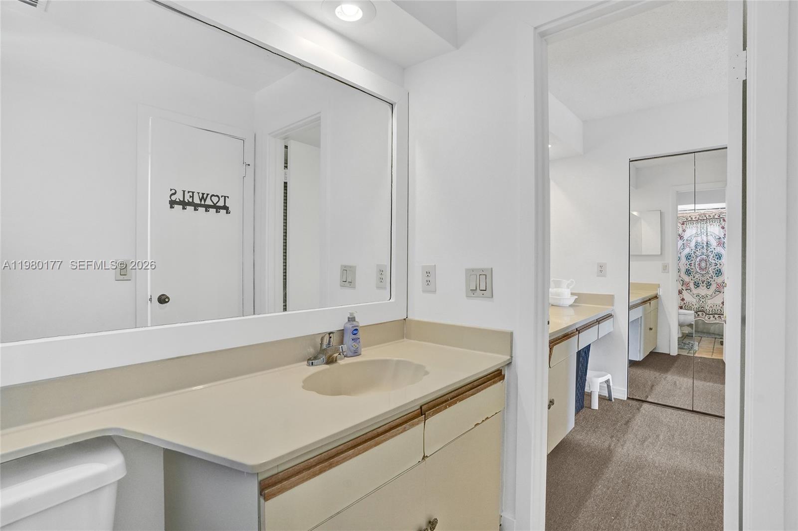 LAKES MEADOW VILG HOMES C - Residential