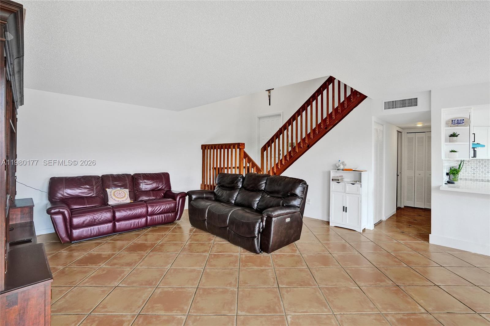 LAKES MEADOW VILG HOMES C - Residential