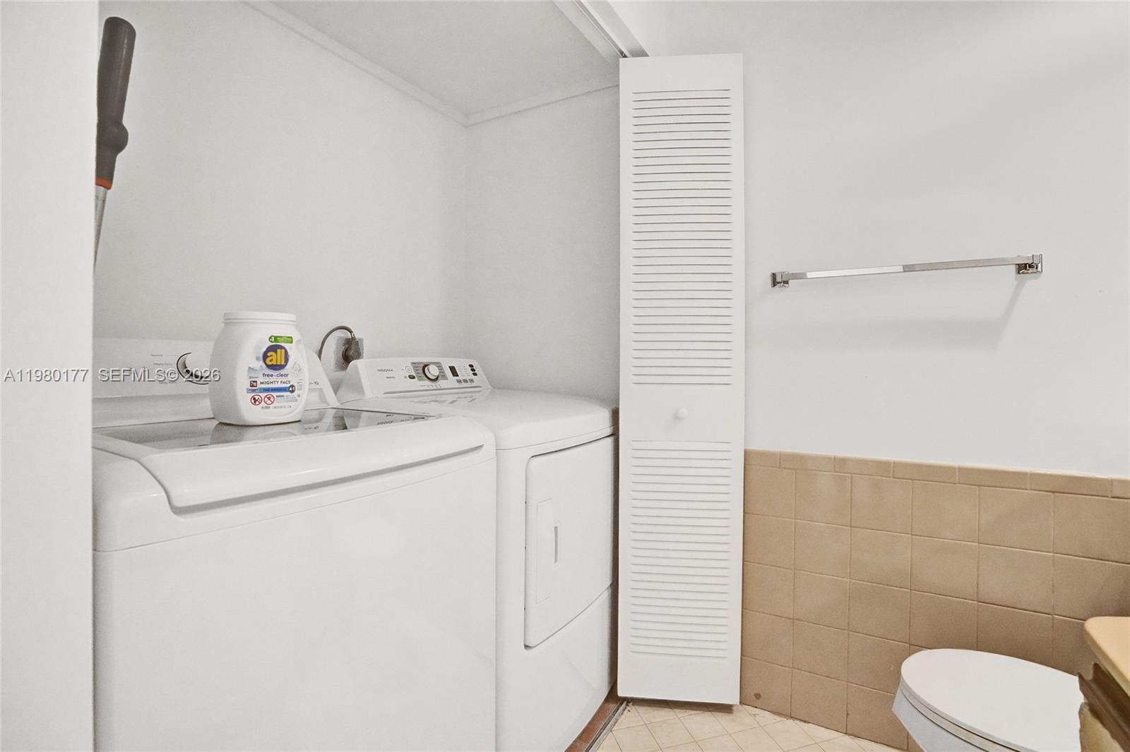 LAKES MEADOW VILG HOMES C - Residential