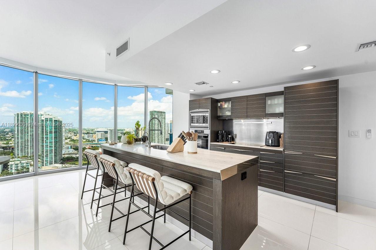 200 Biscayne Boulevard Way 3702