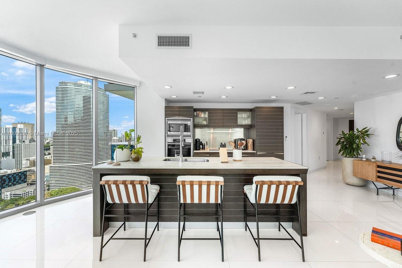 200 Biscayne Boulevard Way 3702