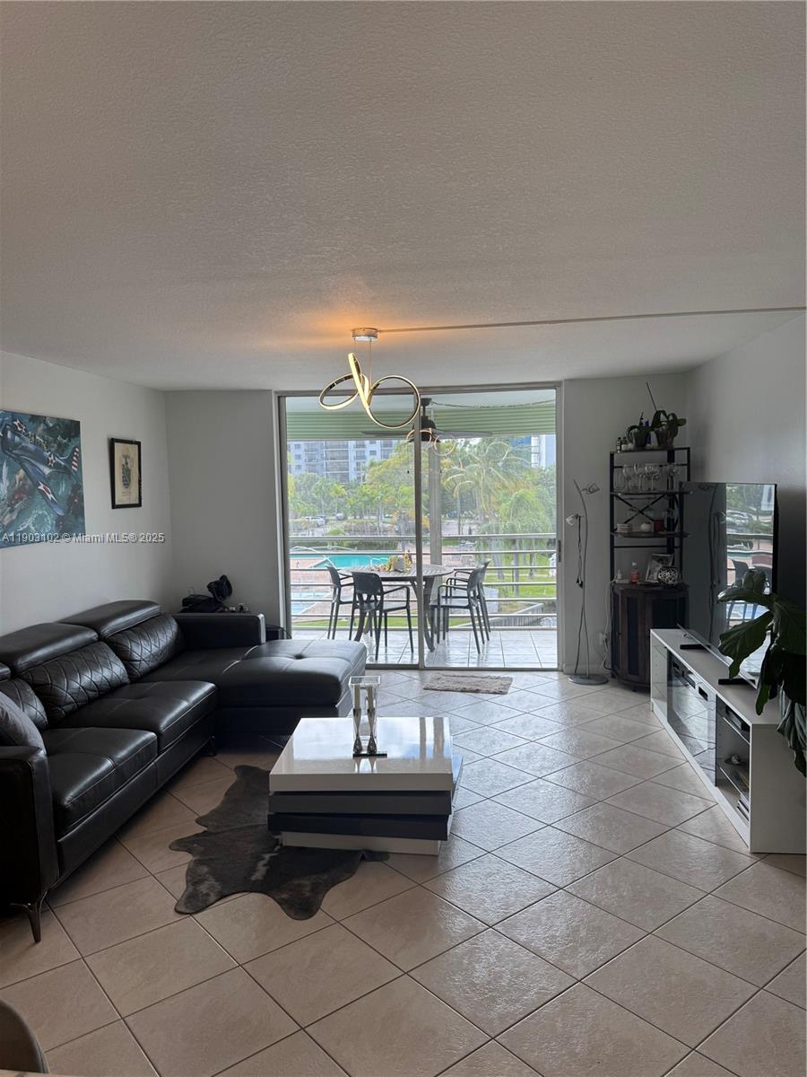 DANIANS SOUTH CONDO - Residential Lease