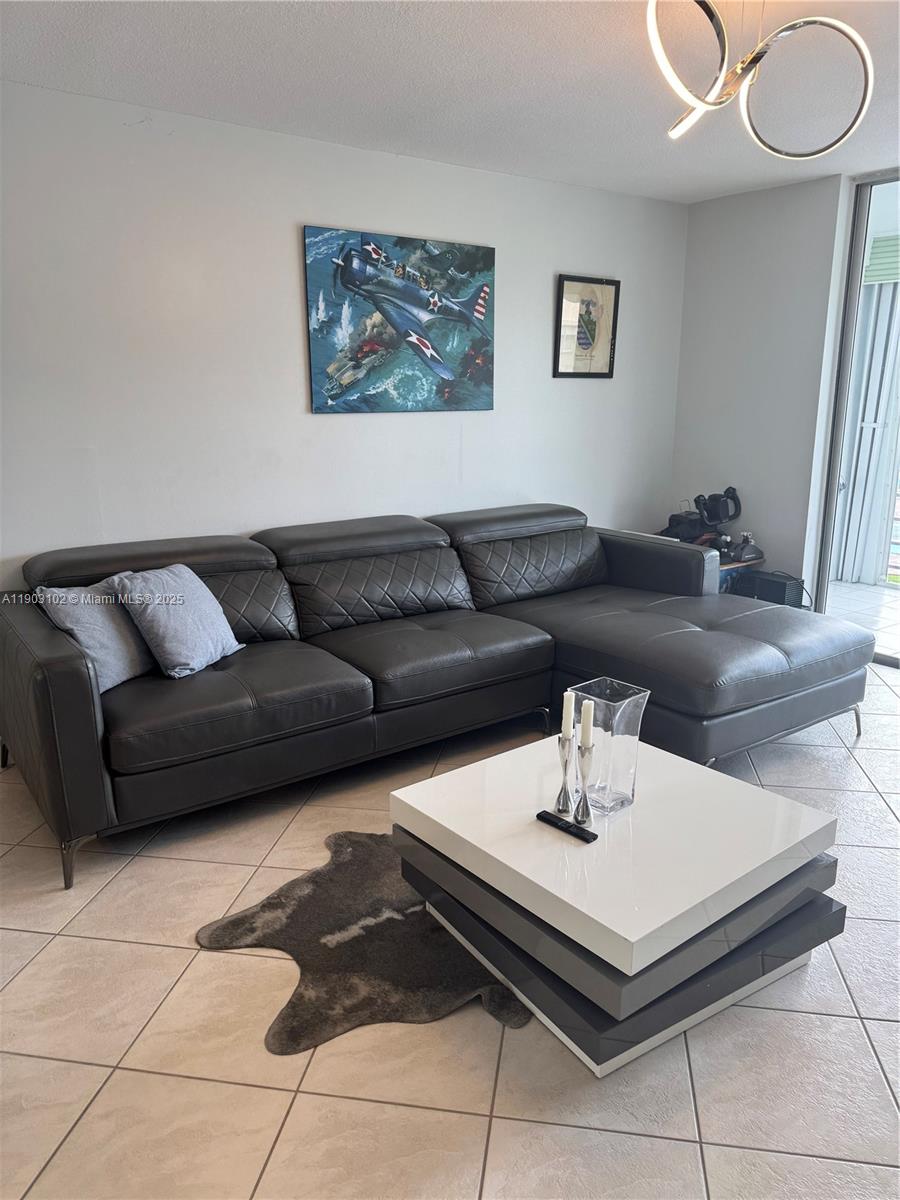 DANIANS SOUTH CONDO - Residential Lease