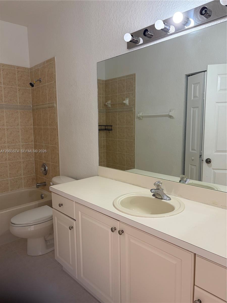 WOODLAND VILLAS 1ST ADD - Residential