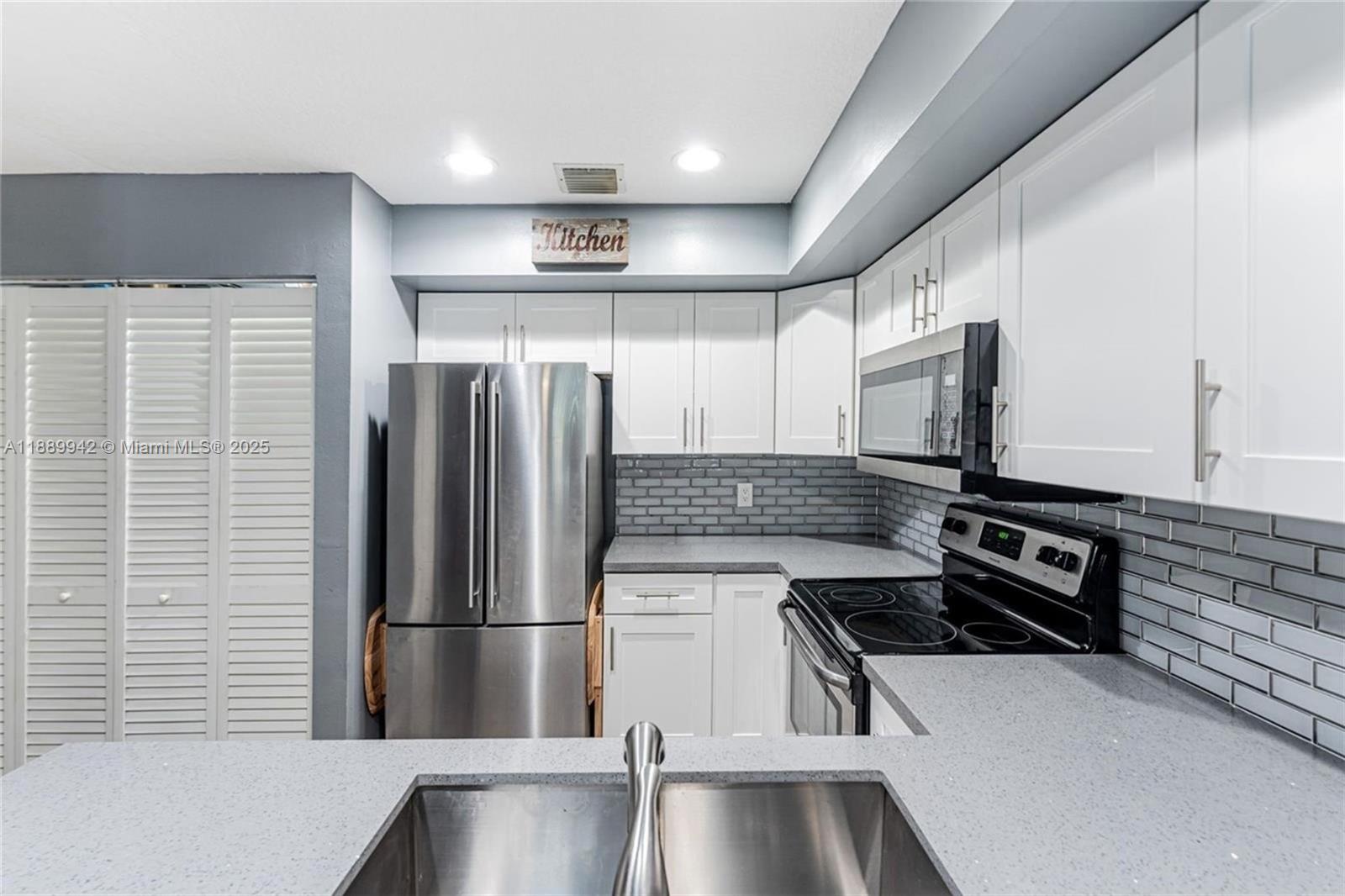 ROCK ISLAND LAND CORP - Residential