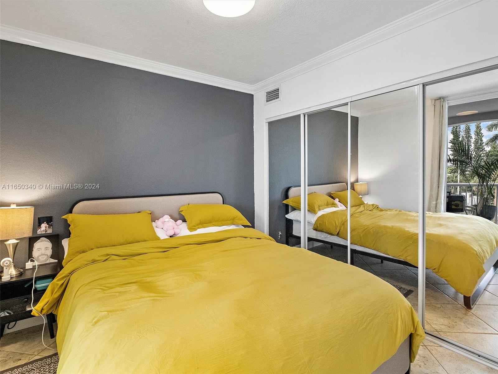 THE CARRIAGE HOUSE CONDO - Residential