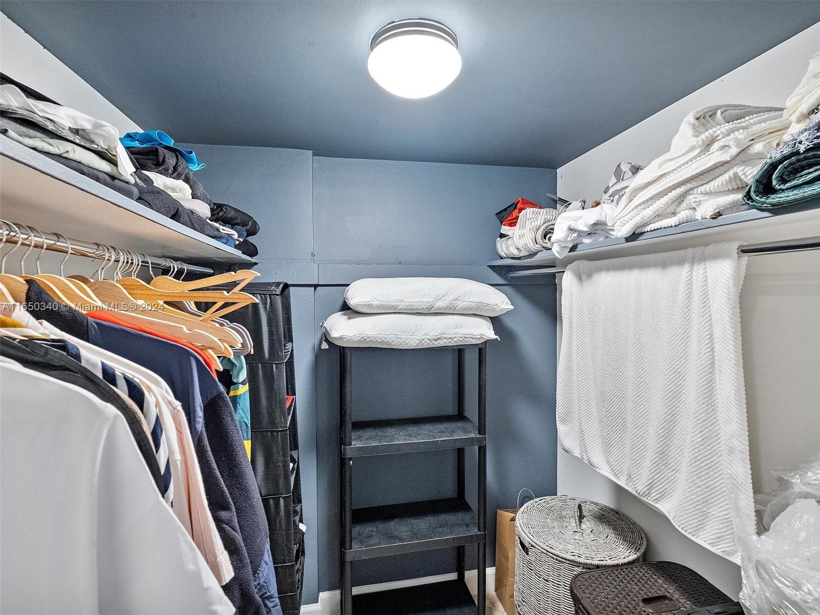 THE CARRIAGE HOUSE CONDO - Residential