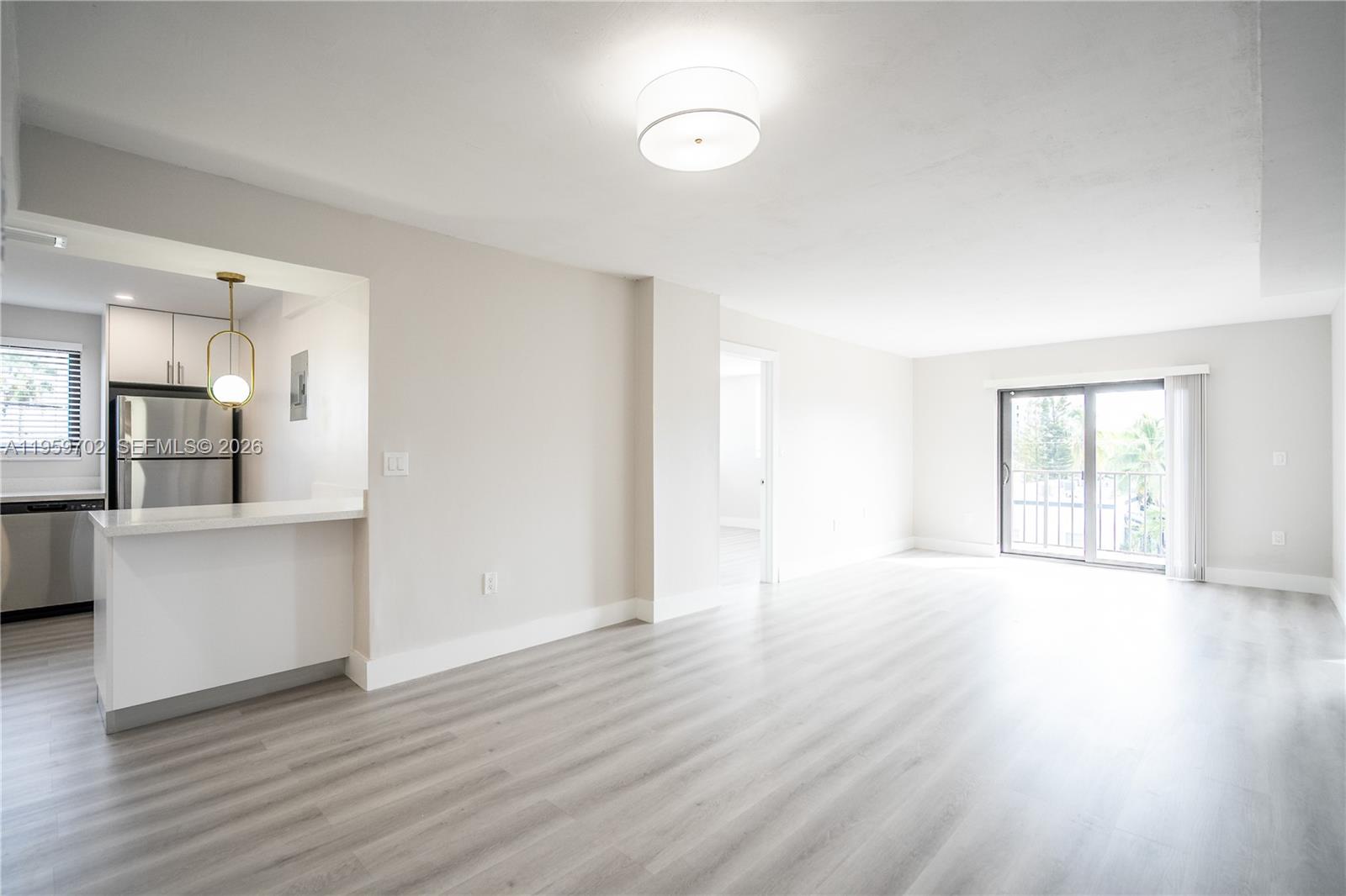 6960 Rue Vendome 201