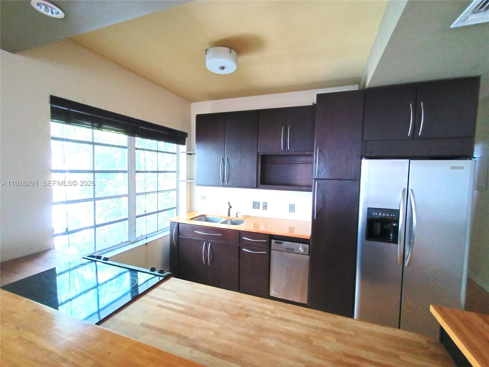 905 MICHIGAN CONDO - Residential