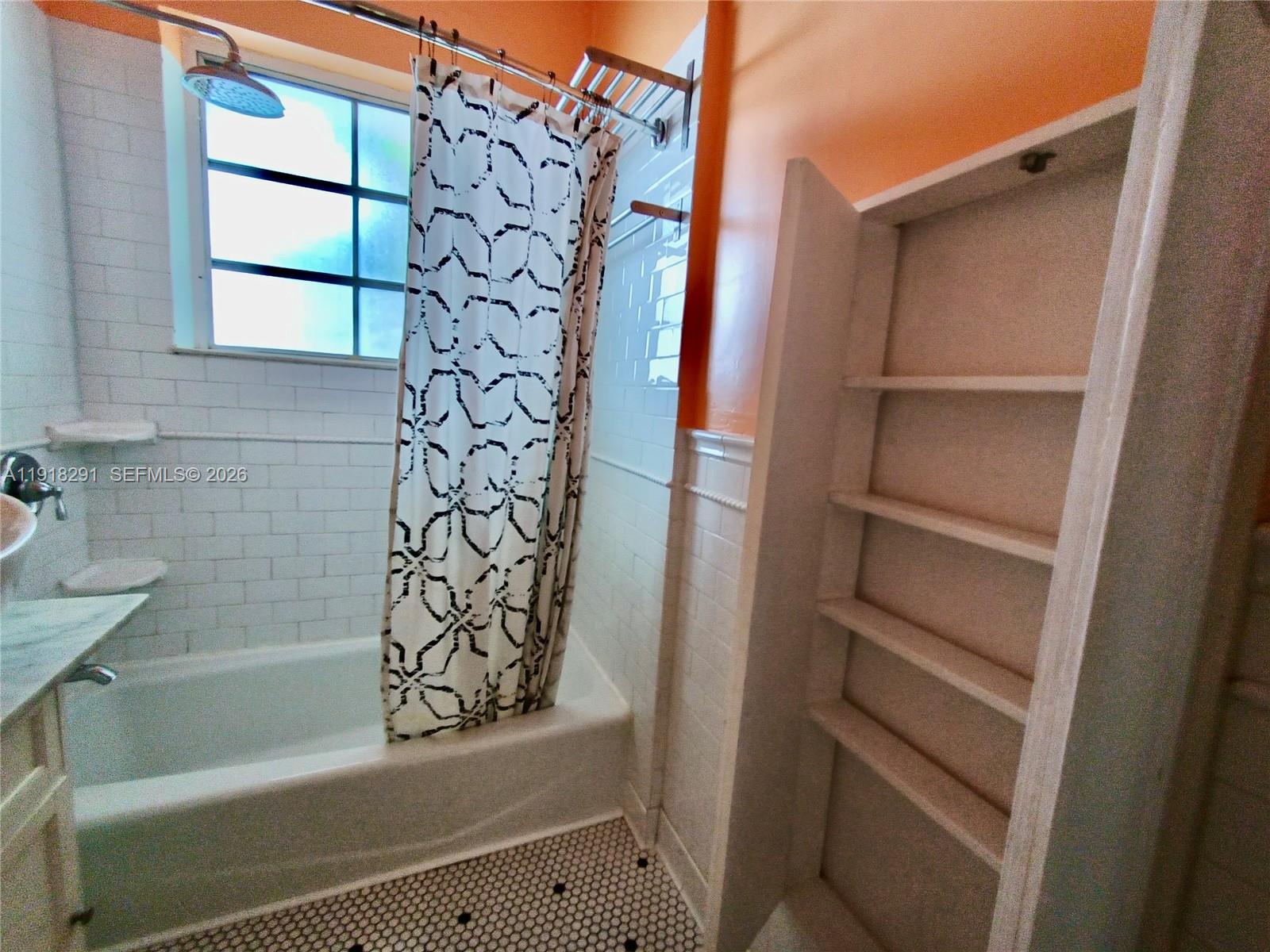 905 MICHIGAN CONDO - Residential