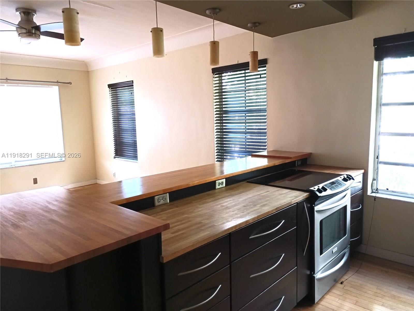 905 MICHIGAN CONDO - Residential