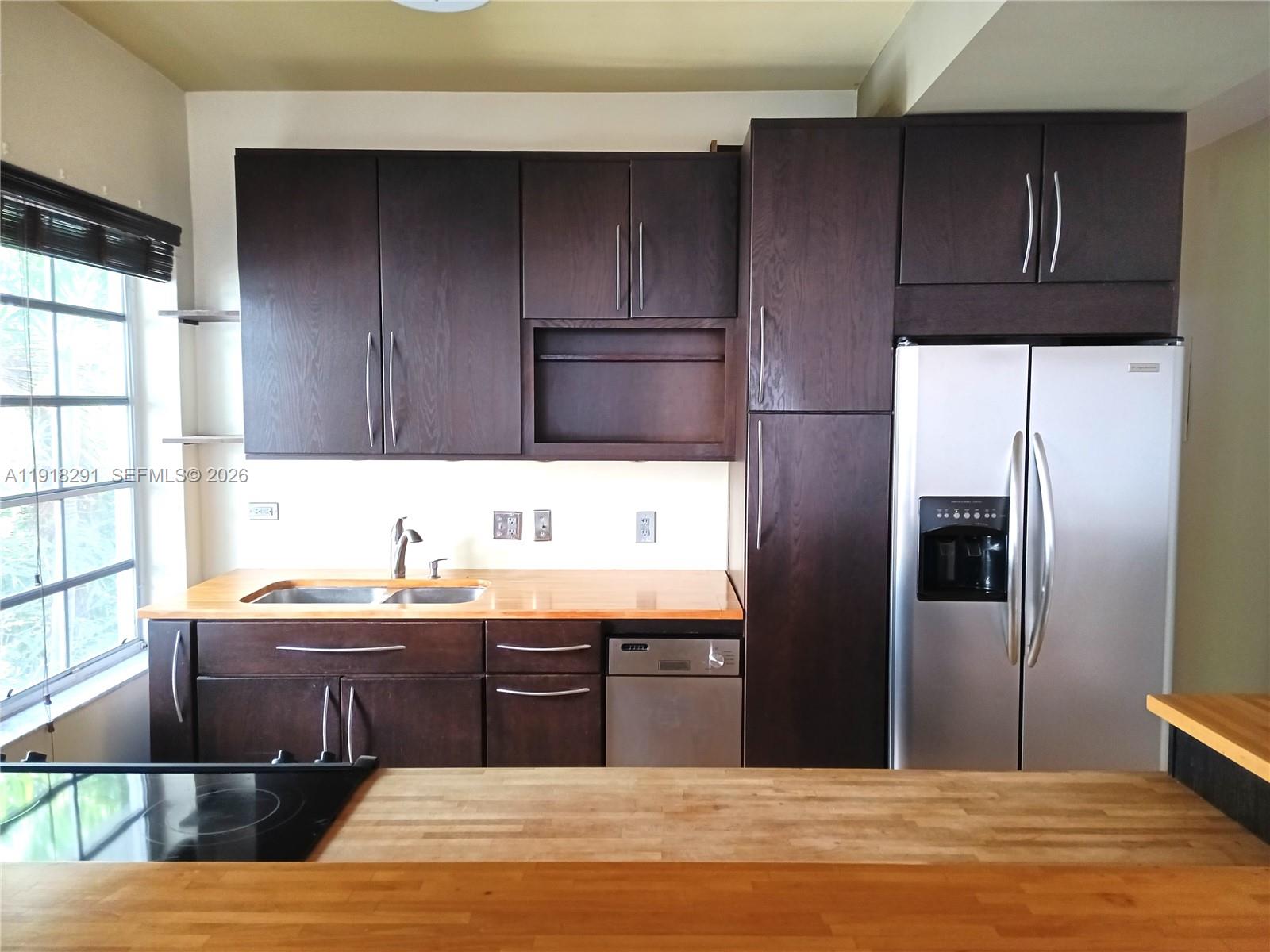 905 MICHIGAN CONDO - Residential