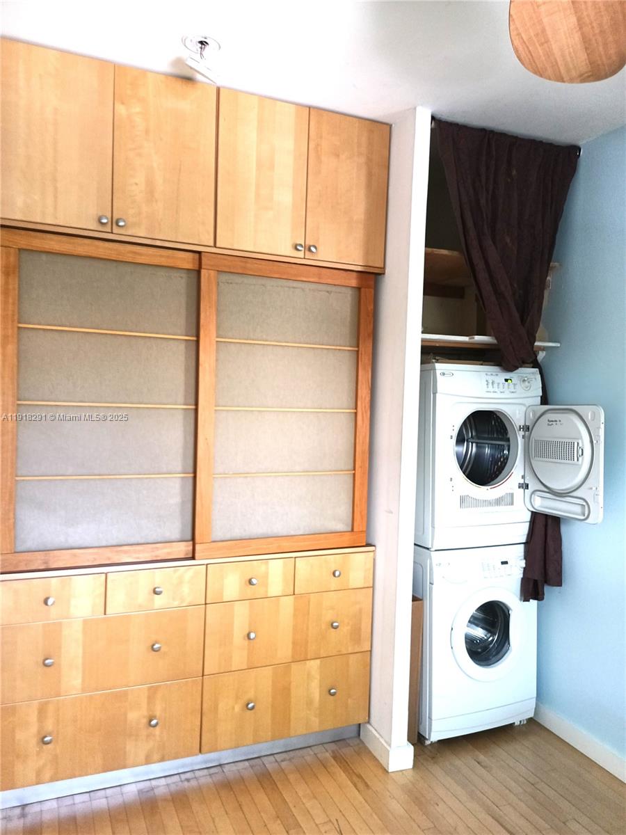 905 MICHIGAN CONDO - Residential