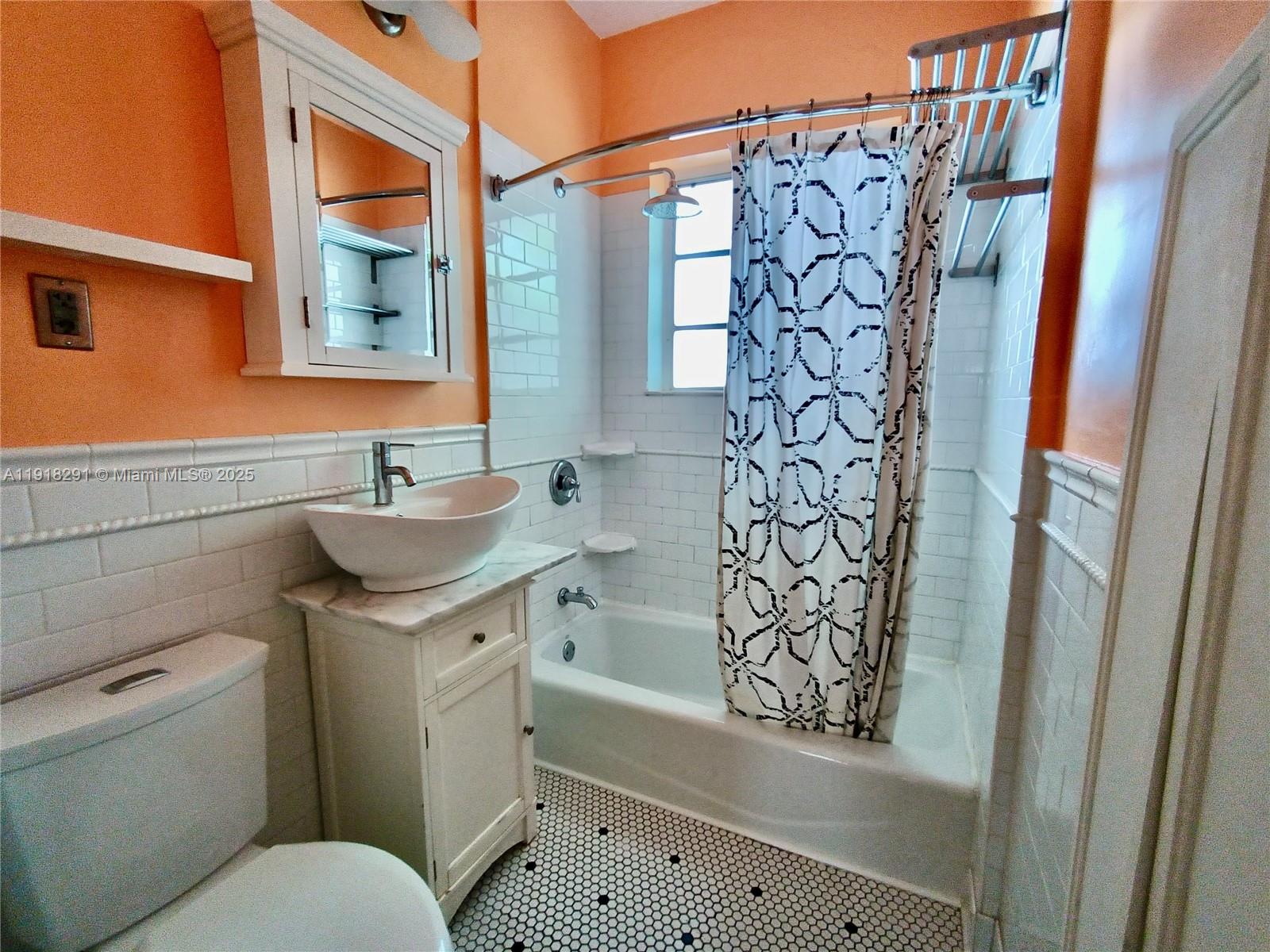 905 MICHIGAN CONDO - Residential