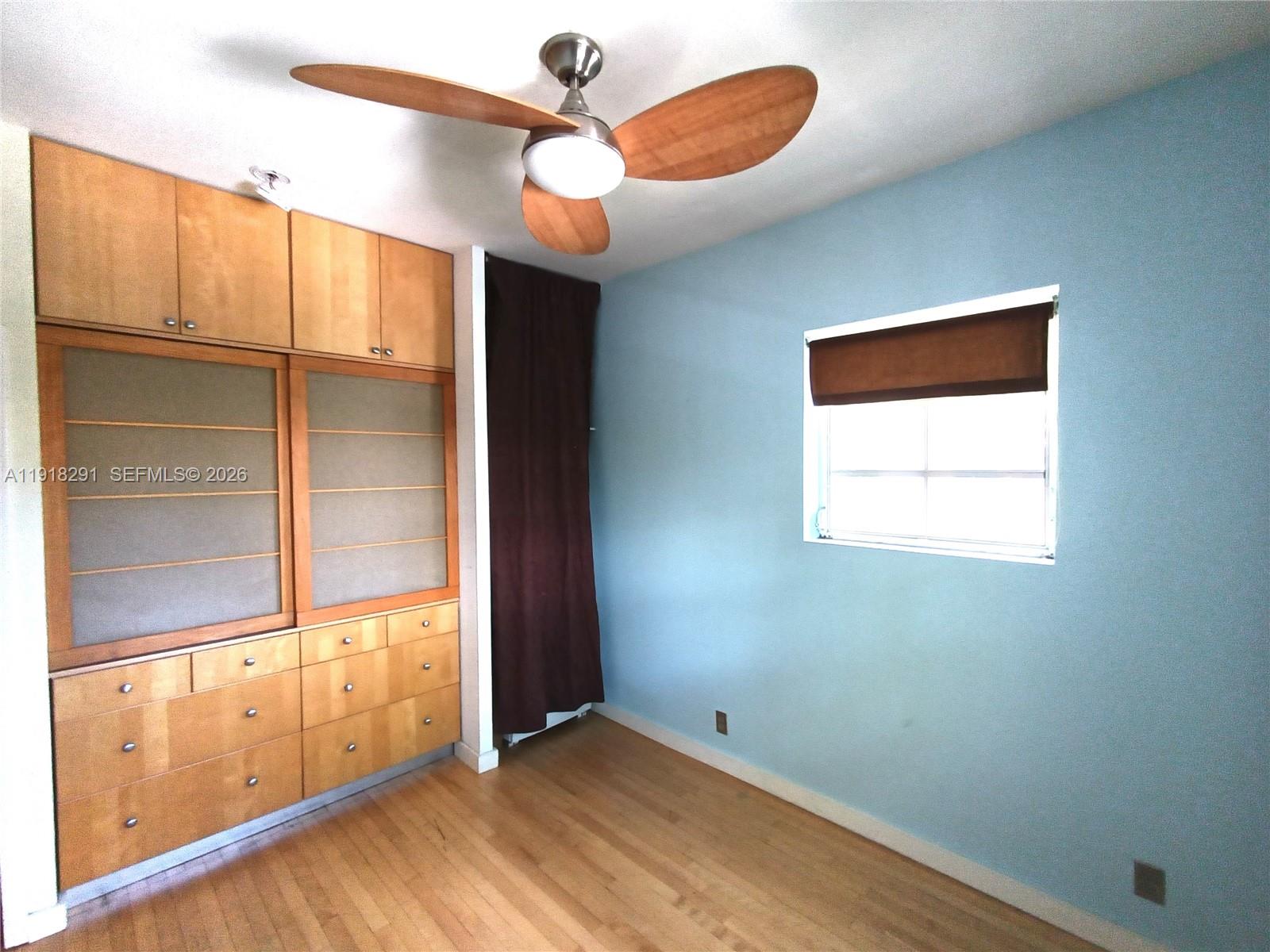 905 MICHIGAN CONDO - Residential