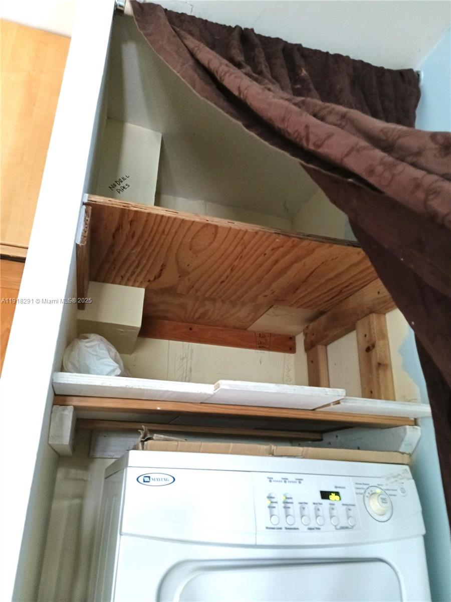 905 MICHIGAN CONDO - Residential