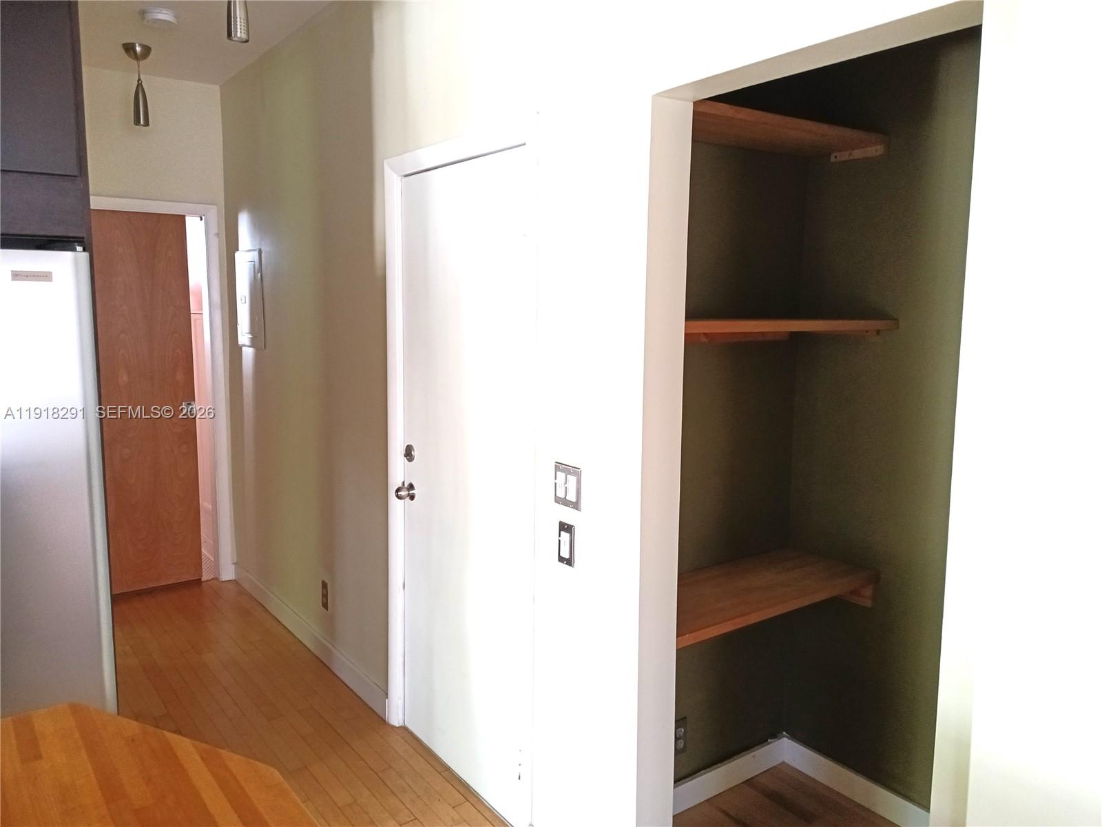 905 MICHIGAN CONDO - Residential