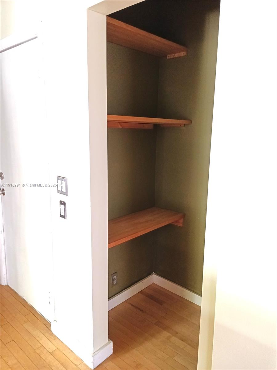 905 MICHIGAN CONDO - Residential