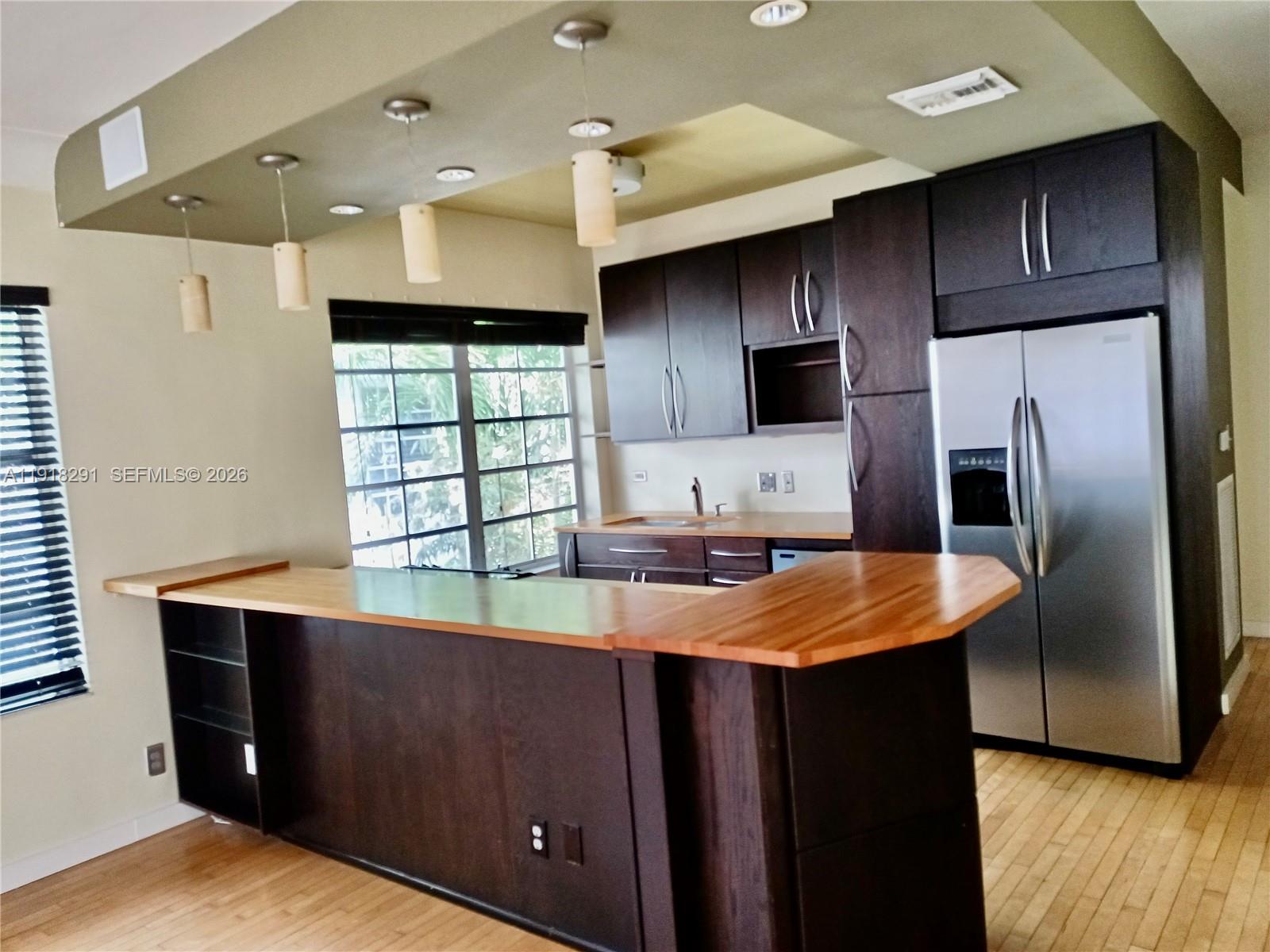 905 MICHIGAN CONDO - Residential