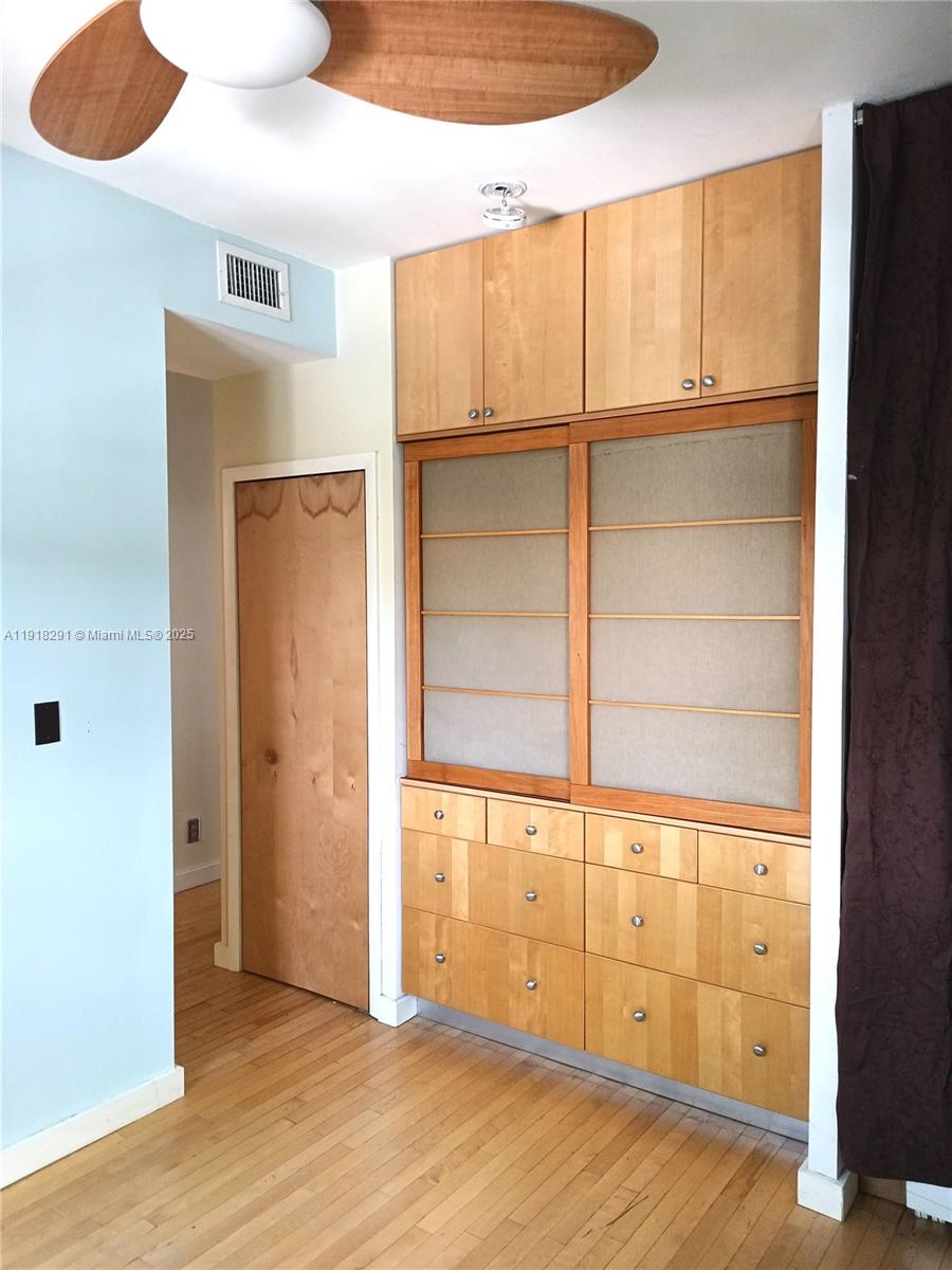 905 MICHIGAN CONDO - Residential