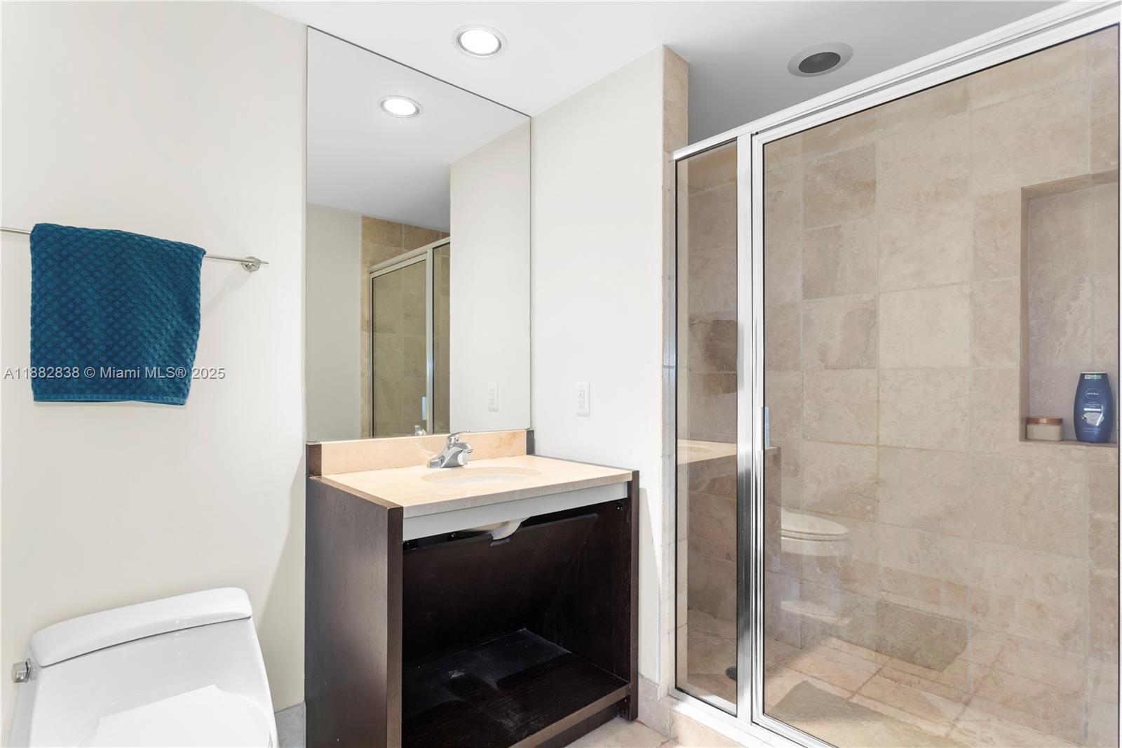 TRUMP ROYALE CONDO - Residential