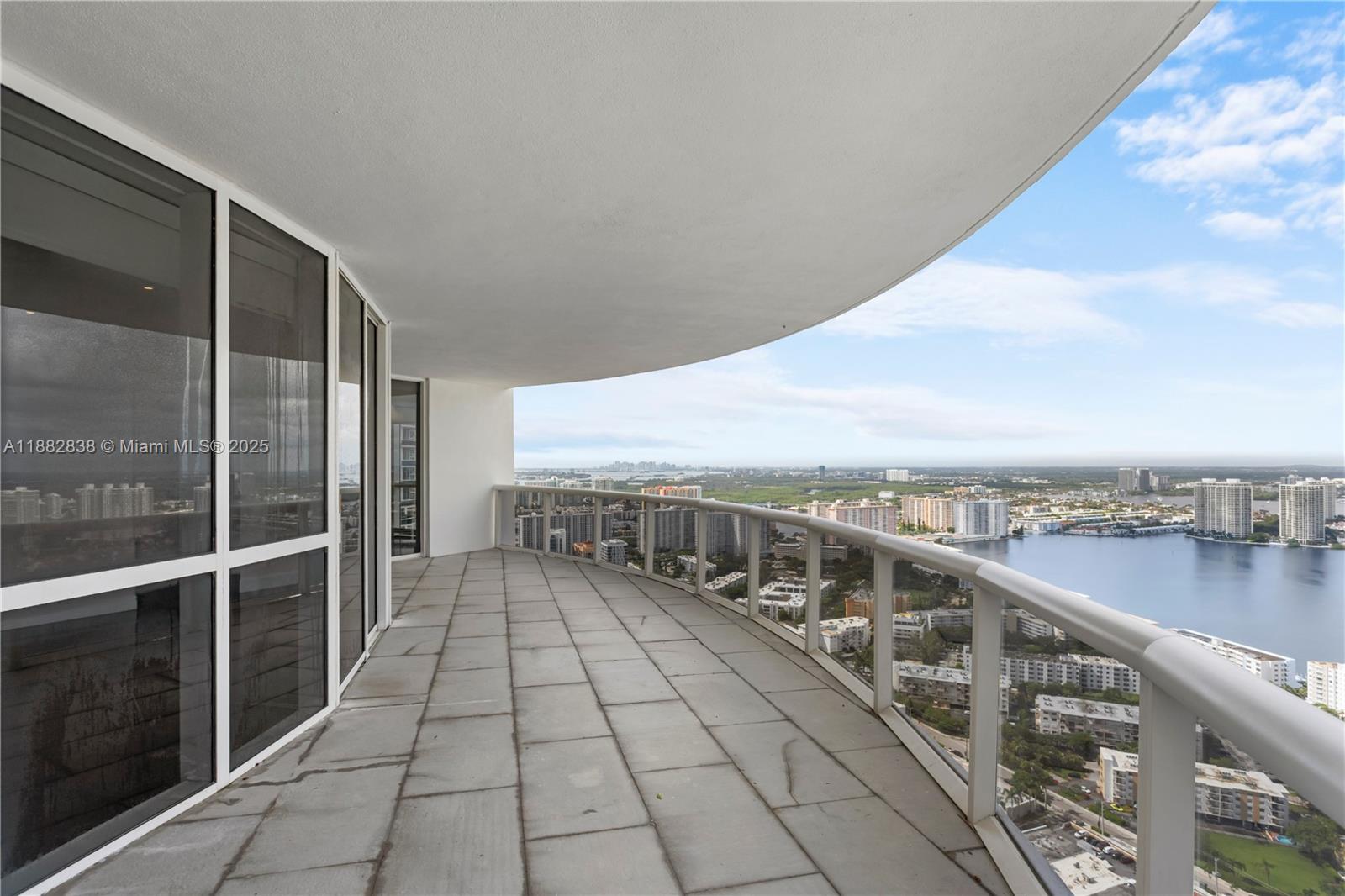 18201 Collins Ave 5301