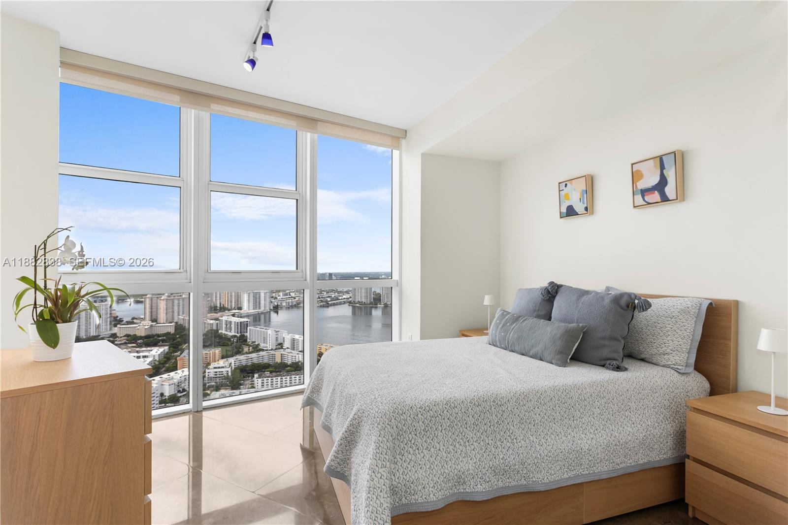 TRUMP ROYALE CONDO - Residential