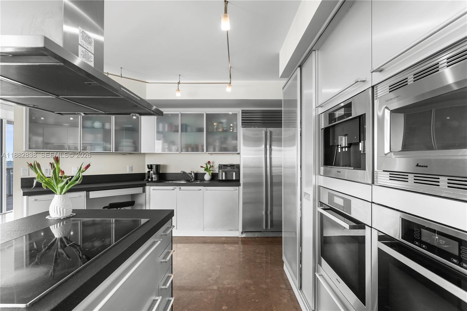 TRUMP ROYALE CONDO - Residential